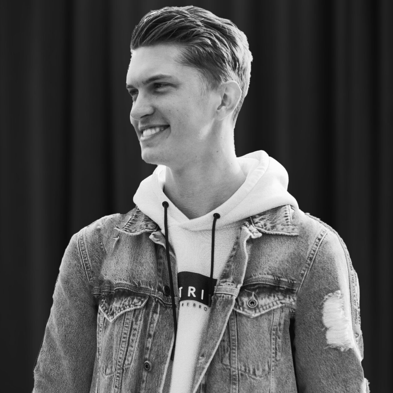 joey-van-rooij-close